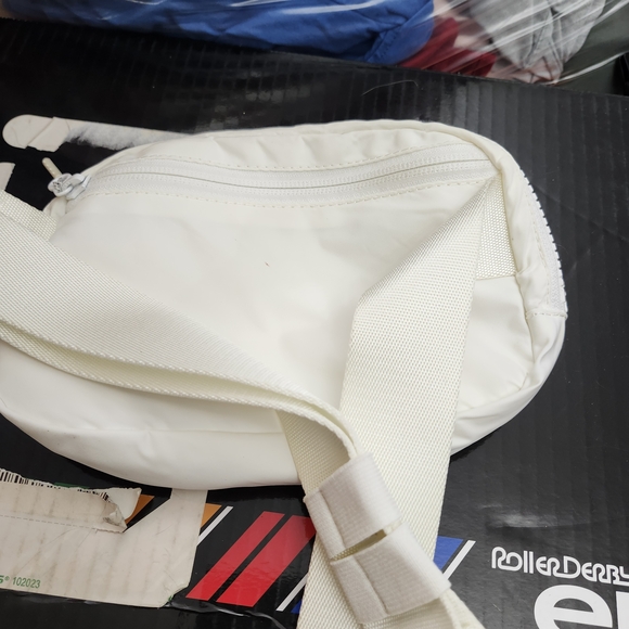 lululemon White Bag - Picture 3 of 7